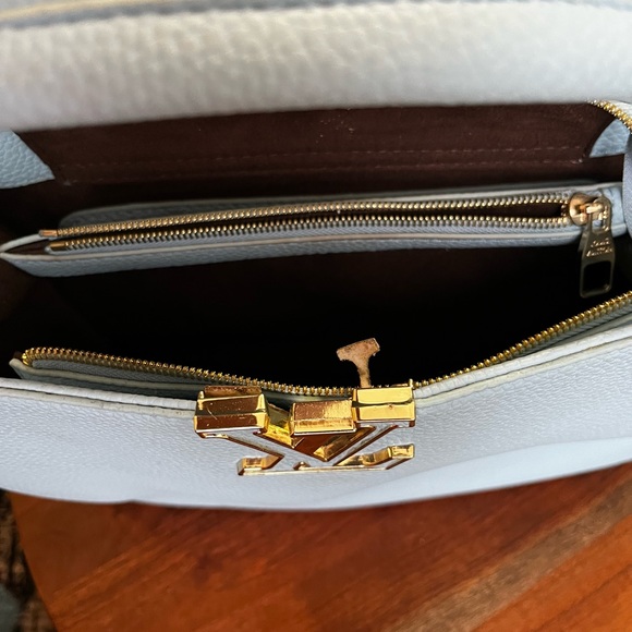 Louis Vuitton Baby Blue Capucines Baby Blue Bag - Picture 11 of 17